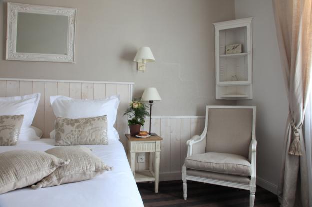 CHAMBRE-STANDARD-1-ConvertImage.jpg CHAMBRE-STANDARD-1-ConvertImage.jpg